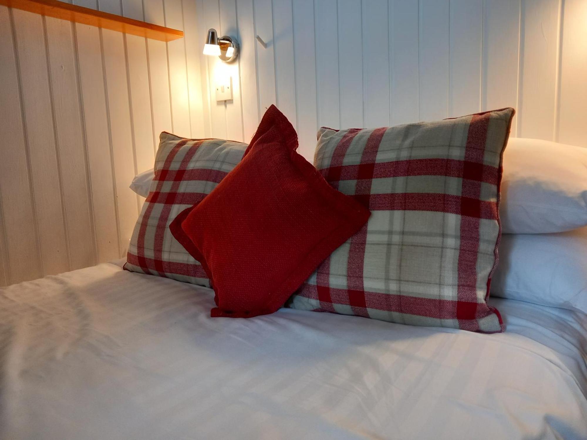 Loch Aweside Forest Cabins Dalavich Habitación foto